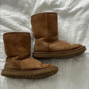 UGG Classic Shorts II Chestnut Boots